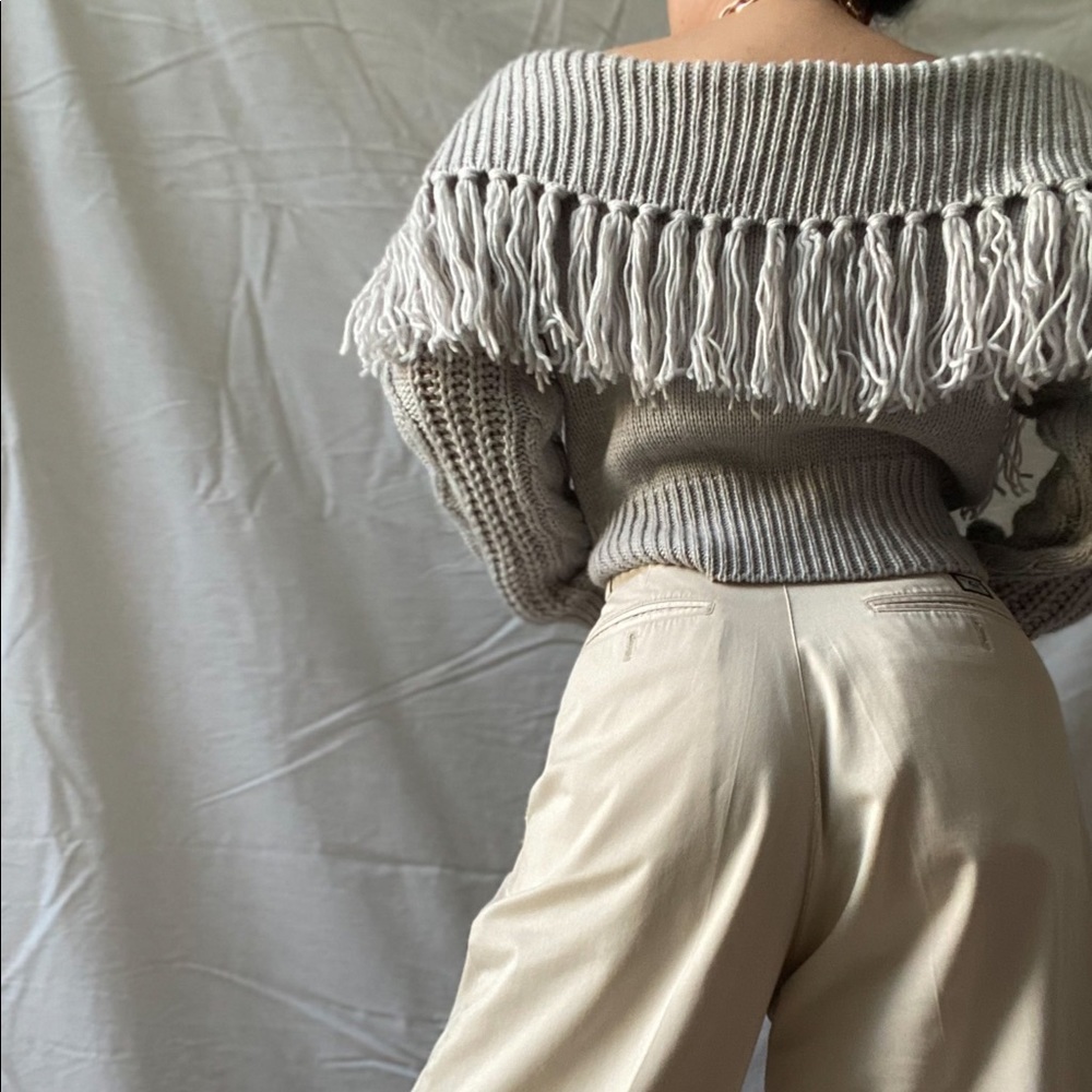 RUNAWAY off shoulder fringe knit• size L - Picture 3 of 5